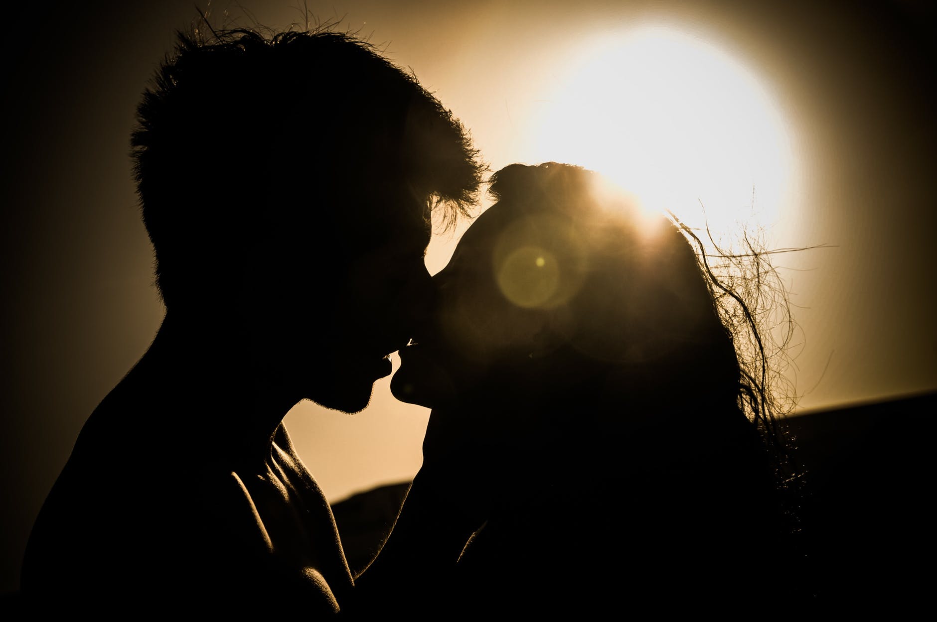20 kiểu hôn đẹp nhất và ý nghĩa thực sự của chúng