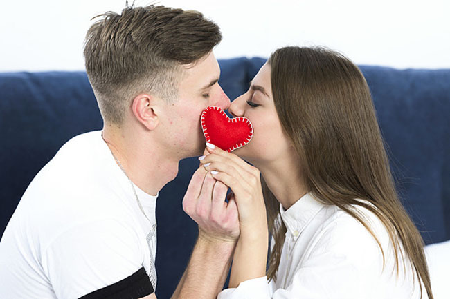 10 Tác dụng kỳ diệu của hôn mà bạn không thể ngờ